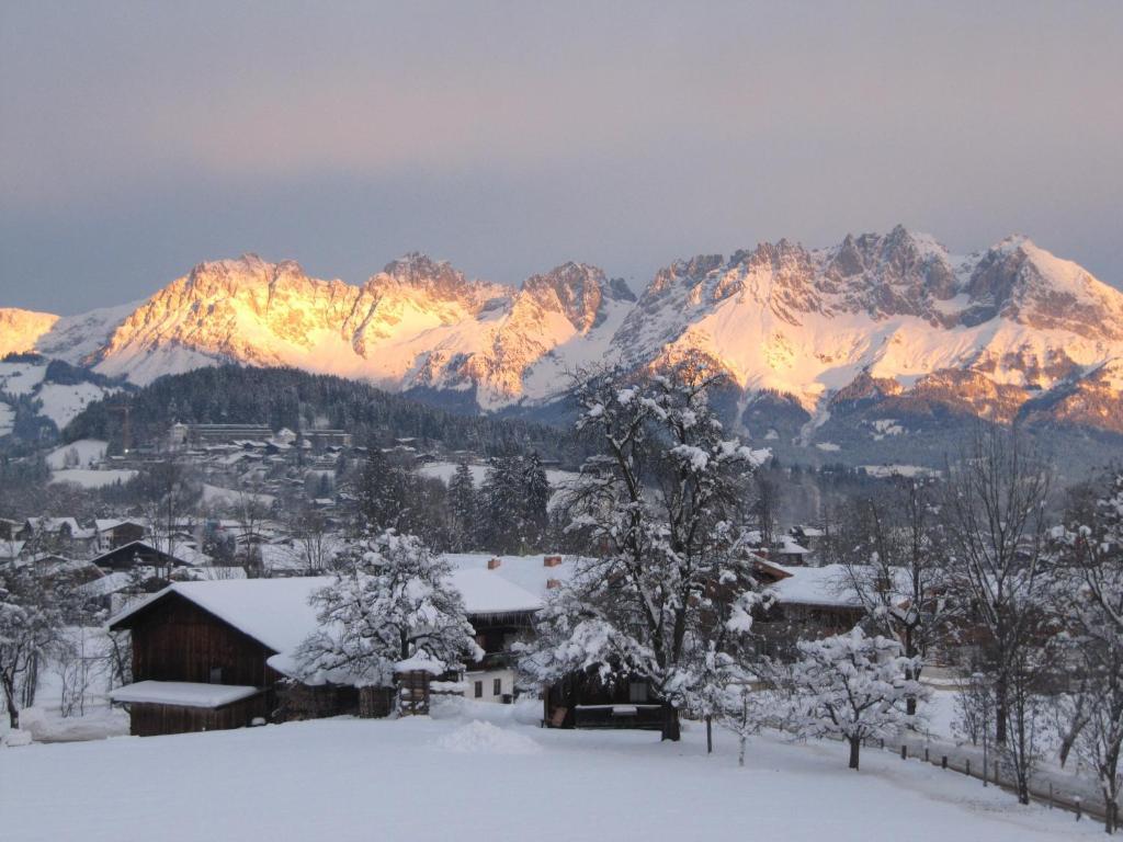 Haus Friedl Hotel Kitzbühel Buitenkant foto